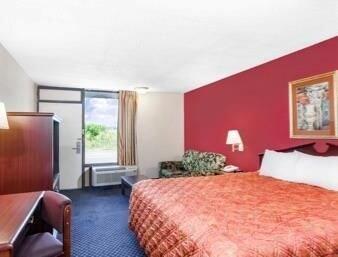 Days Inn By Wyndham Martin Dış mekan fotoğraf